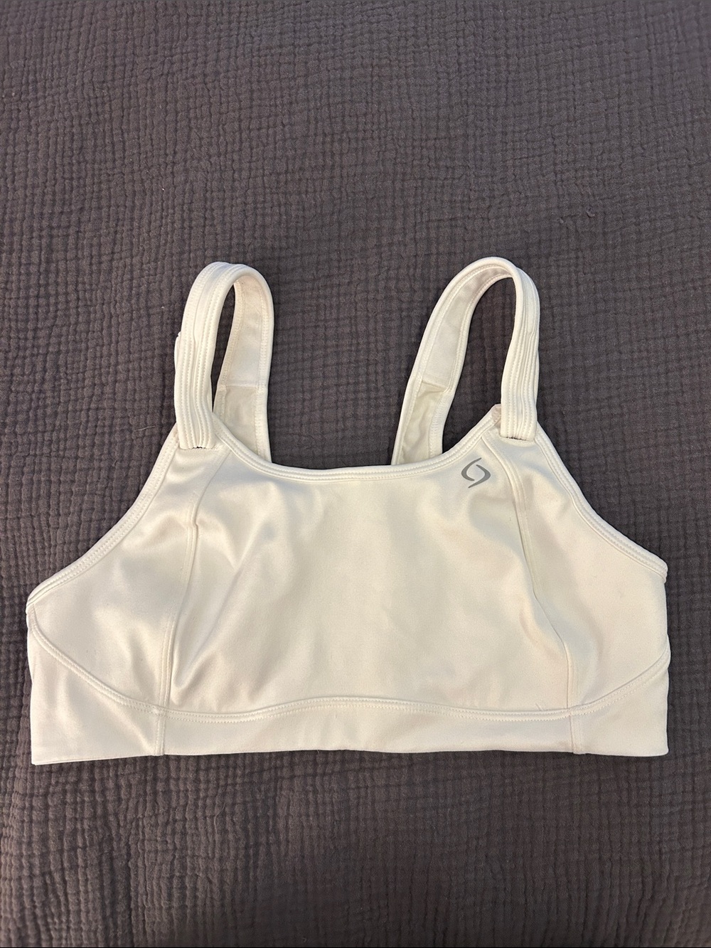 Moving Comfort Fiona Sports Bra with Wide Adjustable Straps - White 38C